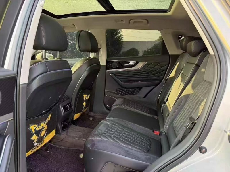 湘潭22年红旗HS56