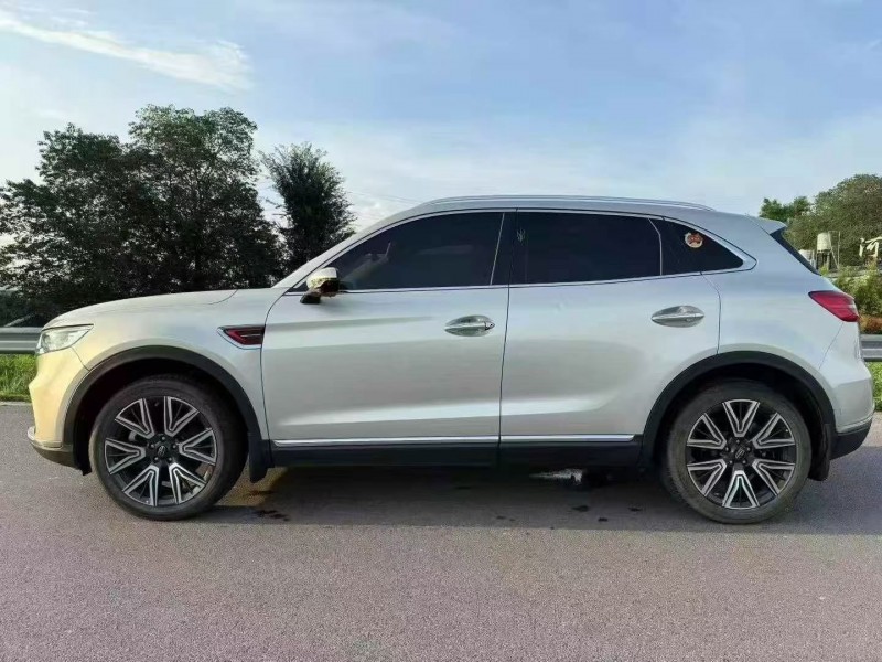 湘潭22年红旗HS57