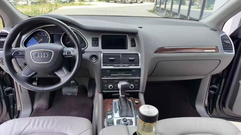 青岛13年奥迪Q75