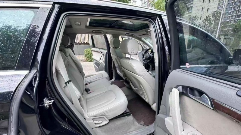 青岛13年奥迪Q76