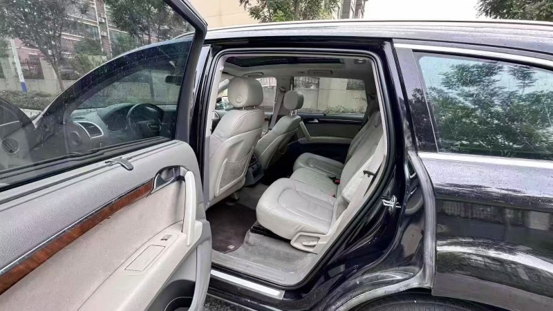 青岛13年奥迪Q77