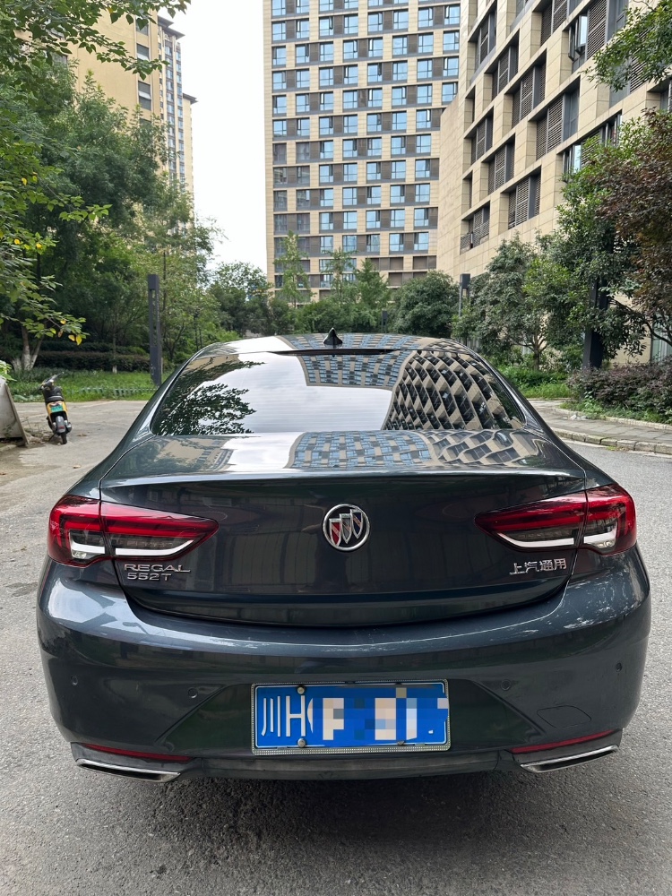 成都21年别克君威8