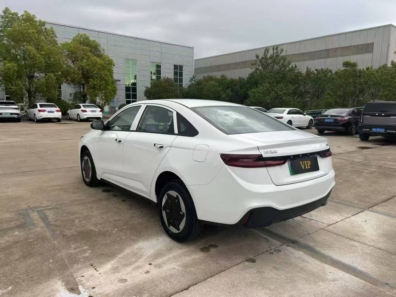 宿遷24年吉利幾何7