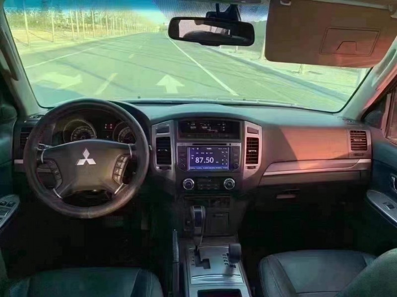 鄭州16年三菱帕杰羅5