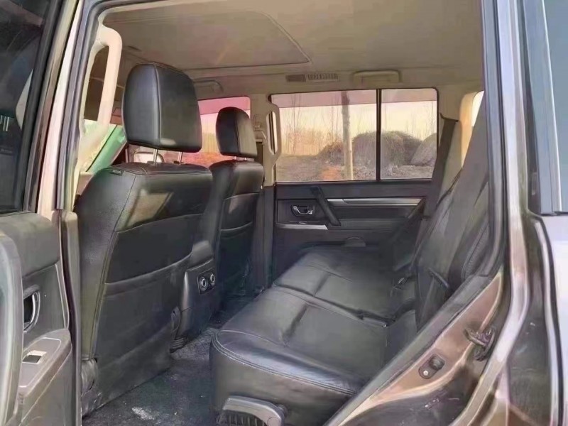 鄭州16年三菱帕杰羅6