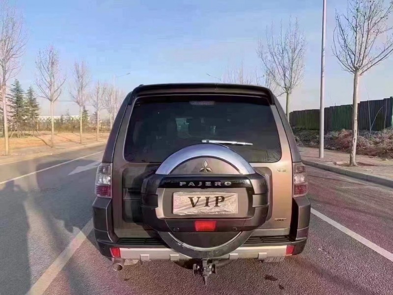 鄭州16年三菱帕杰羅9