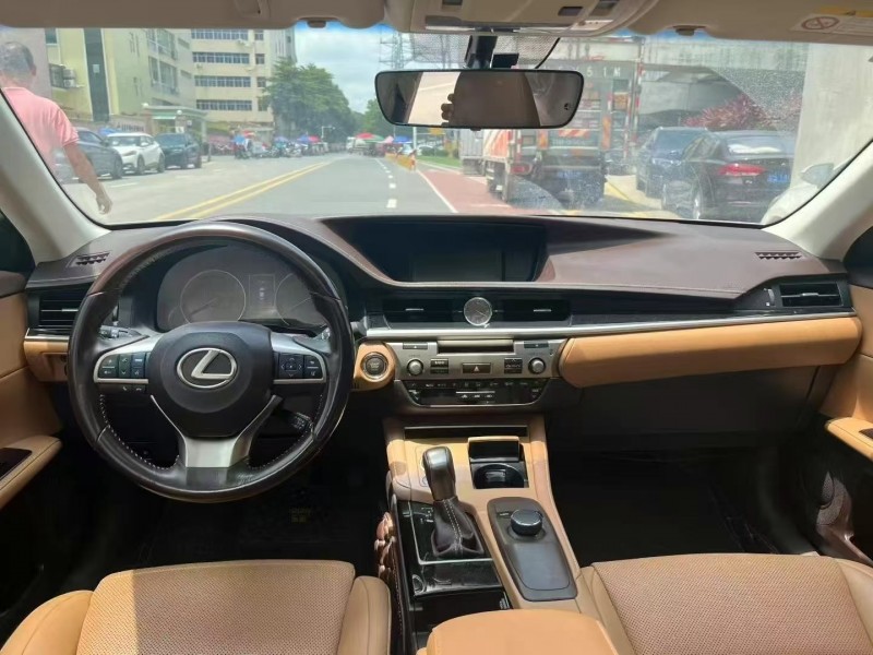 廣州16年雷克薩斯ES6