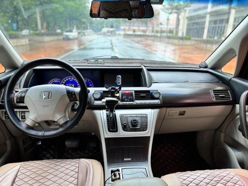 东莞15年本田艾力绅6