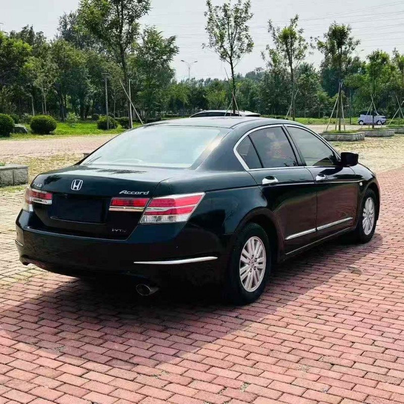 青岛13年本田雅阁8