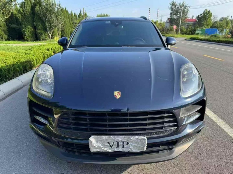 青岛19年保时捷Macan1