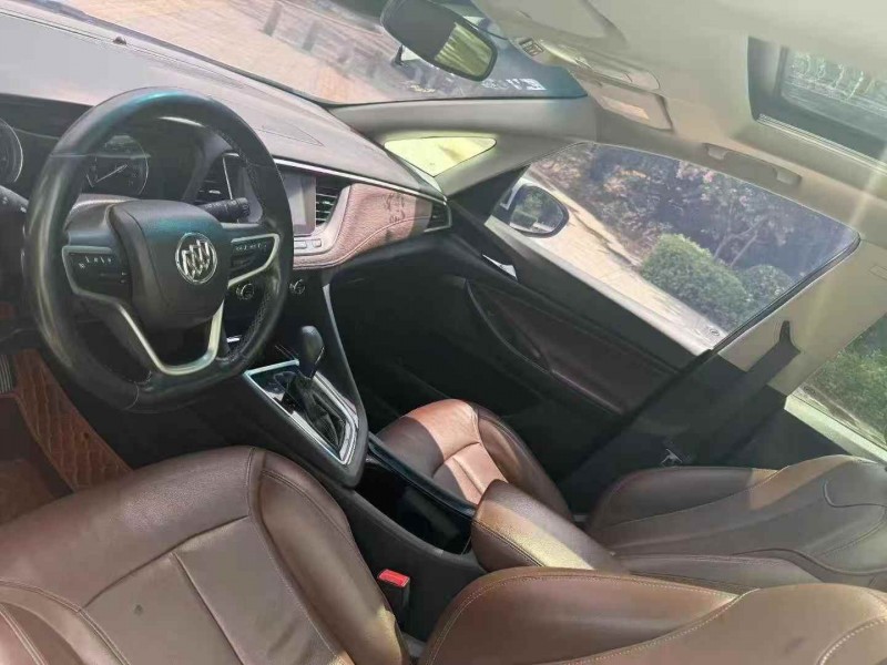 济宁19年别克GL63