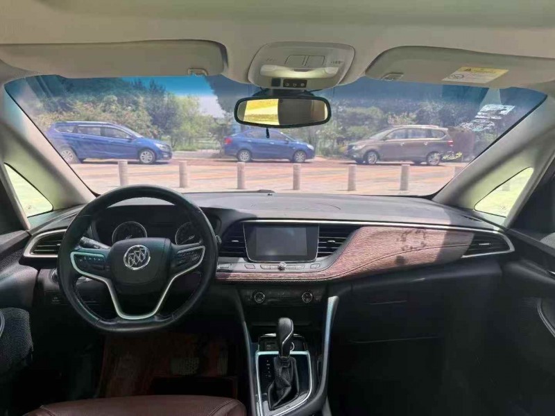 济宁19年别克GL67