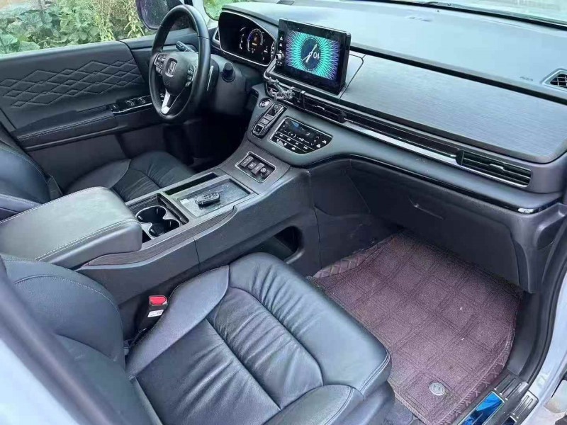 青岛24年本田艾力绅4