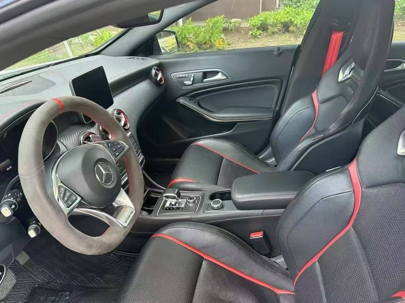 徐州19年奔驰CLA9