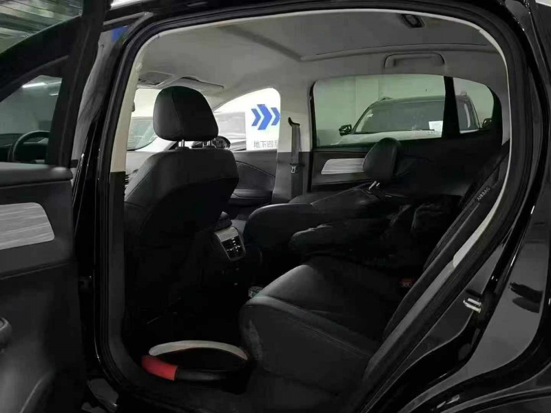 成都25年红旗E-QM56