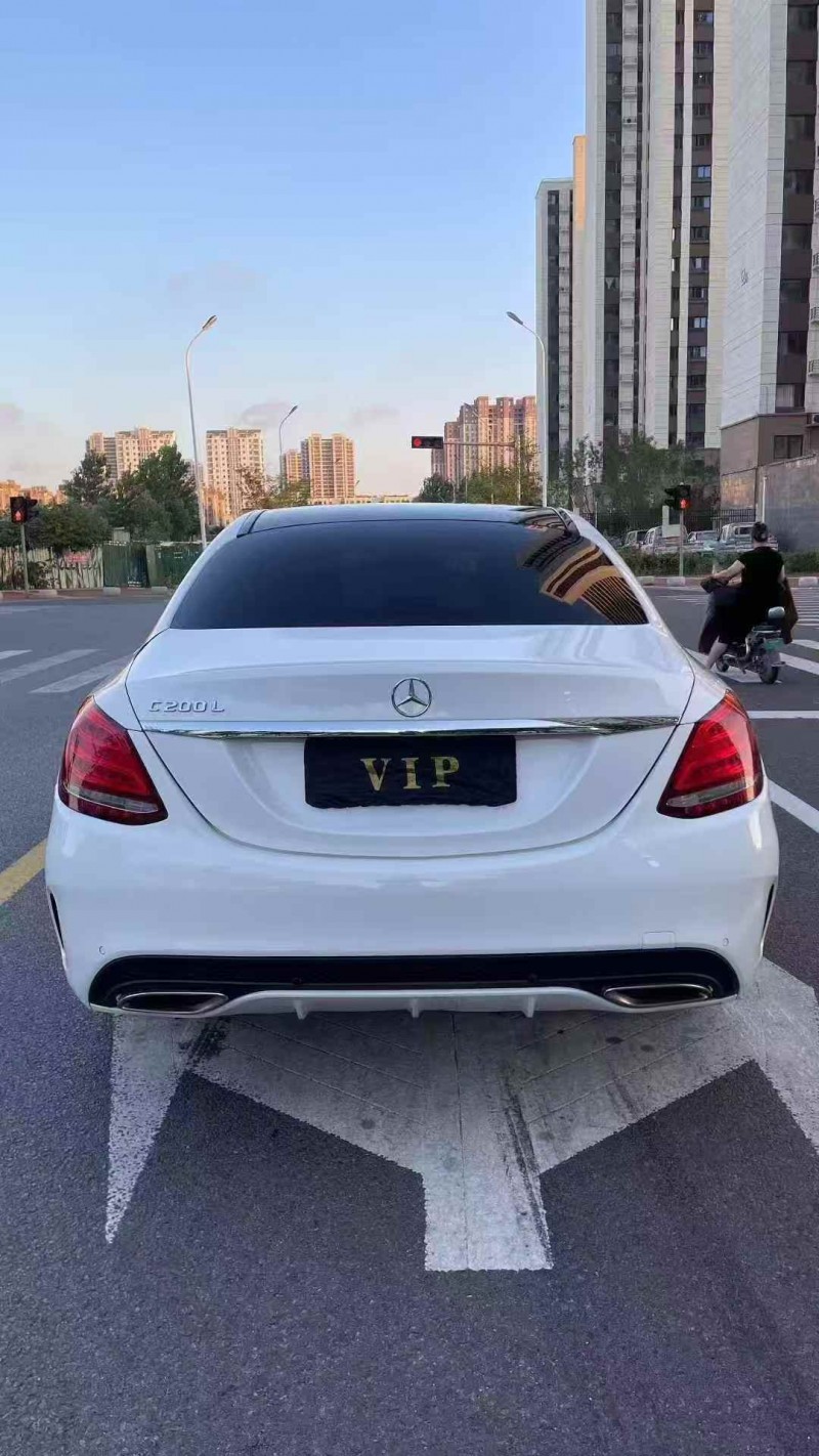 青岛17年奔驰C9