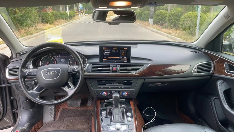 济宁16年奥迪A6L6