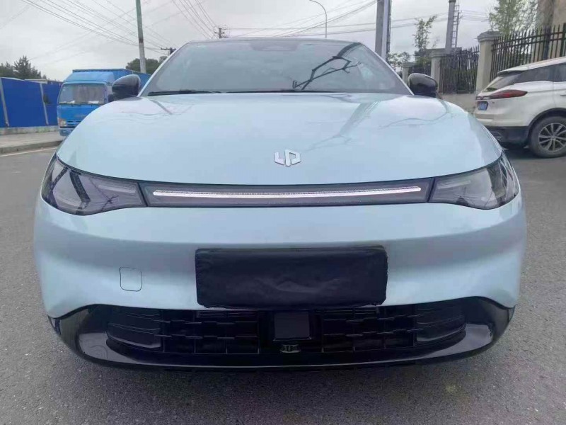 湘潭24年零跑汽車C011