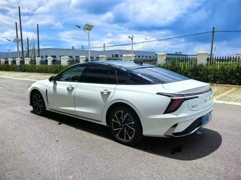 徐州25年紅旗H67