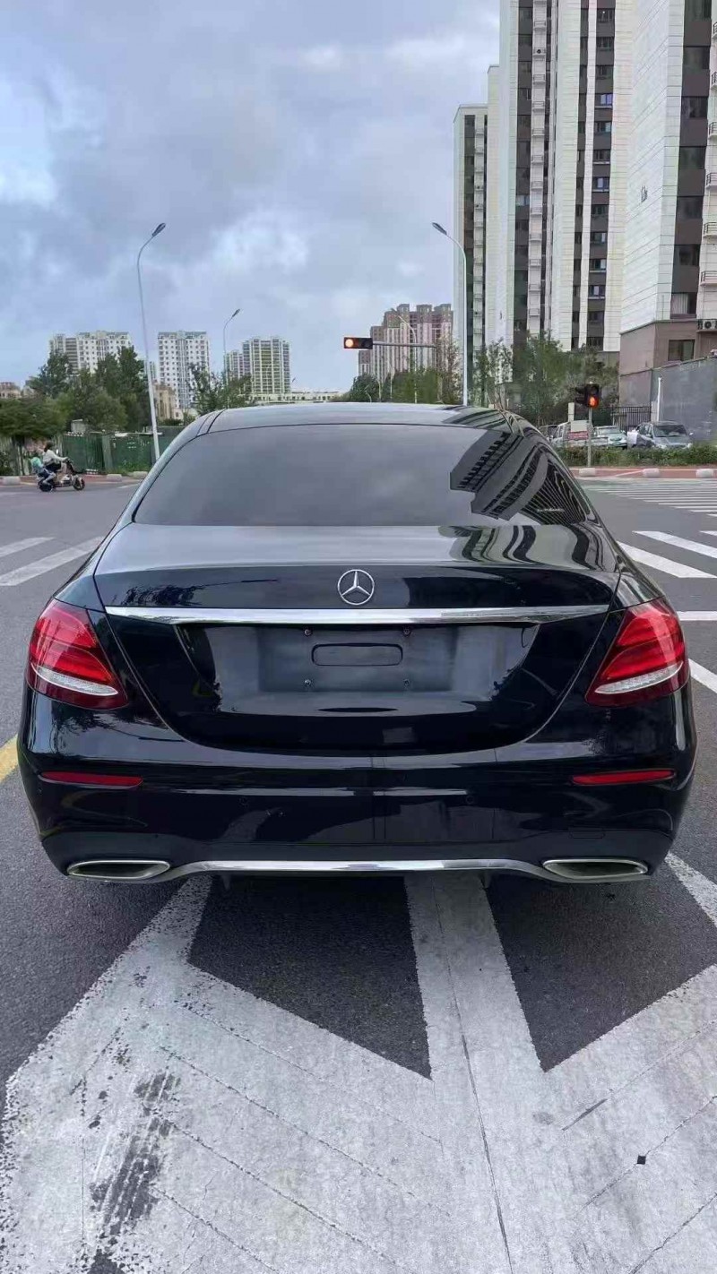 青岛18年奔驰E9