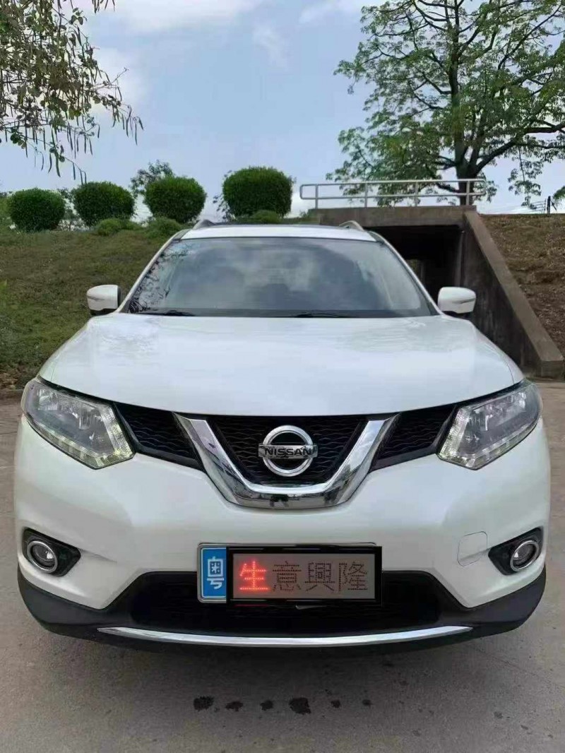 珠海16年日產奇駿1