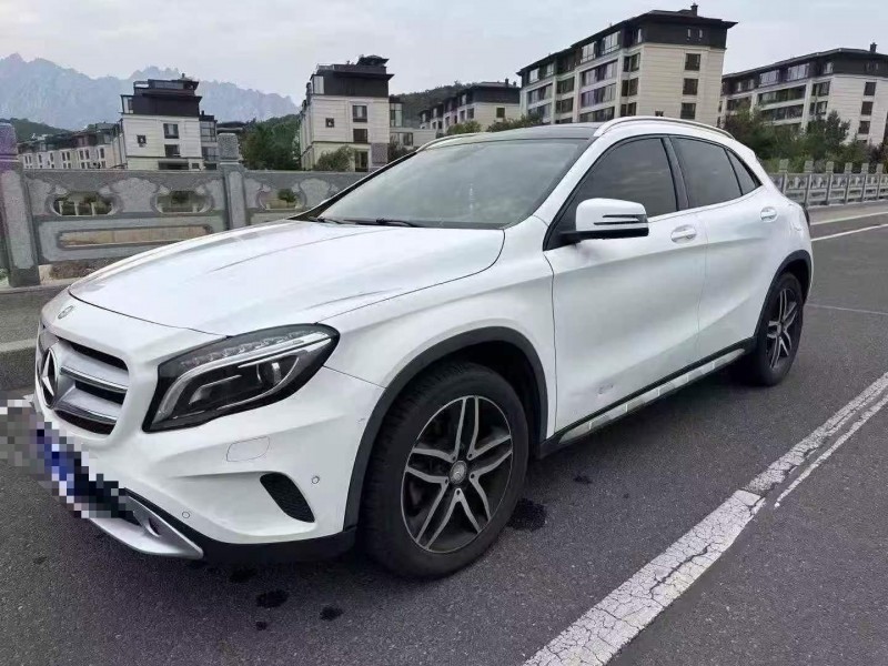 淄博16年奔驰GLA2