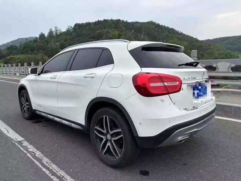 淄博16年奔驰GLA7