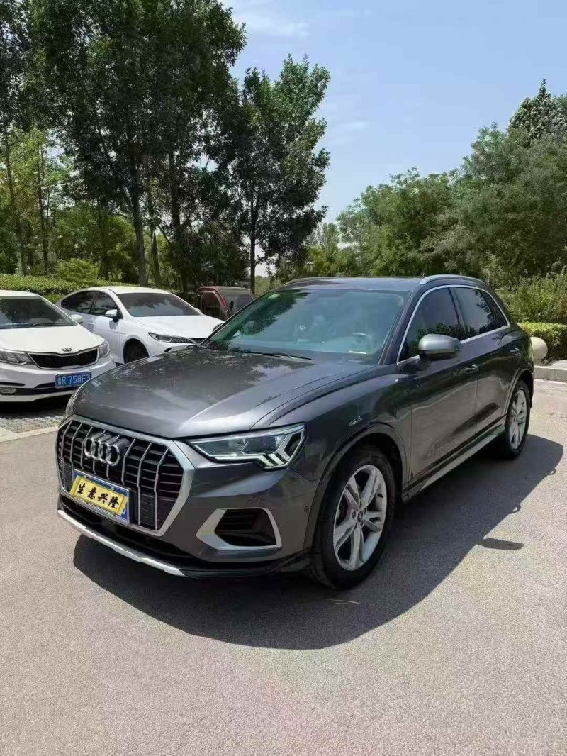 青岛23年奥迪Q33