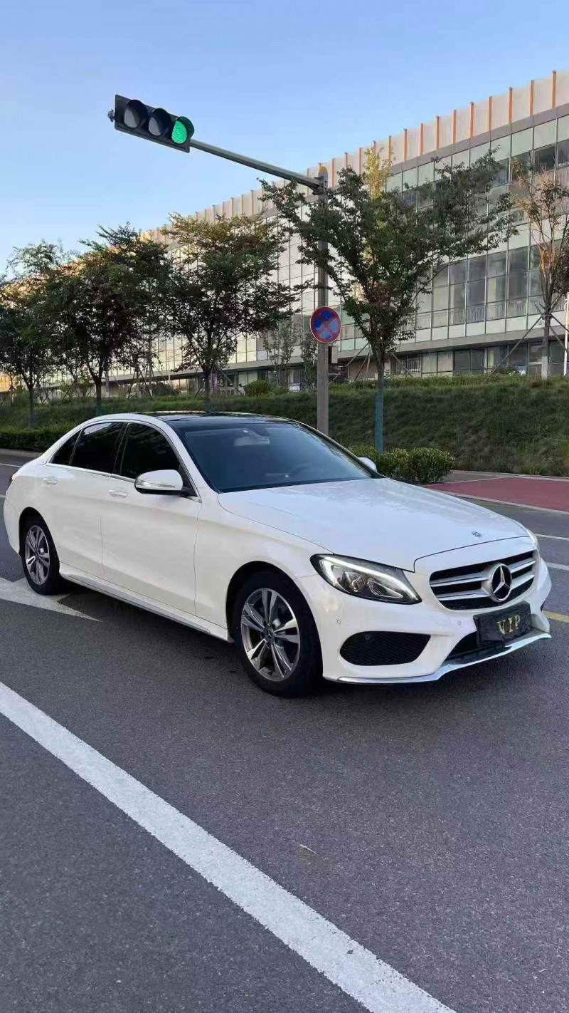 青岛17年奔驰C2