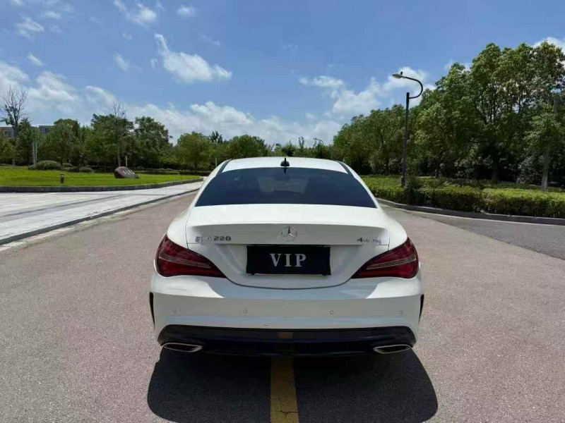 徐州17年奔驰CLA9