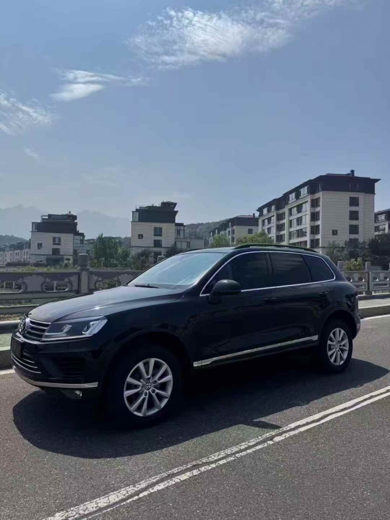 青岛17年大众途锐3