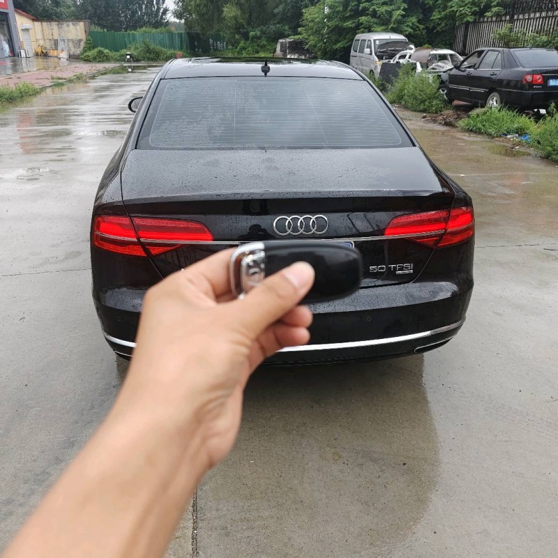 天津18年奥迪A8L2