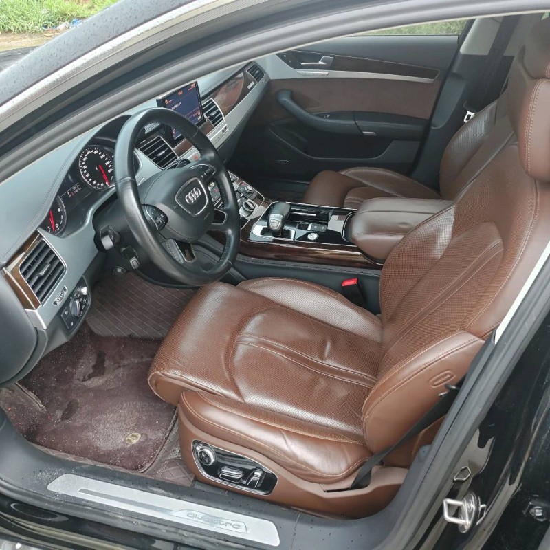 天津18年奥迪A8L5