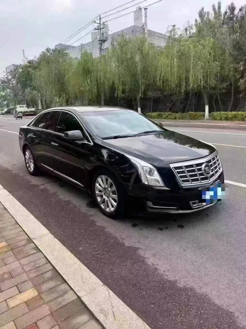 青島15年凱迪拉克XTS3