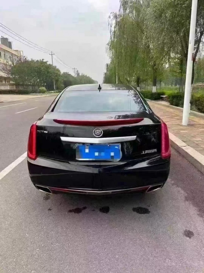 青島15年凱迪拉克XTS8