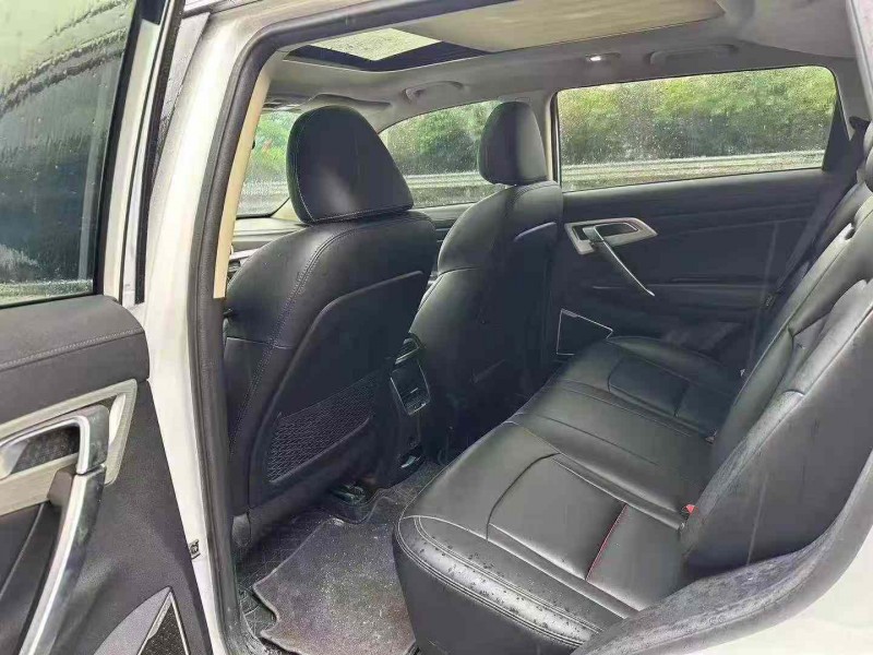 廣州19年吉利博越9