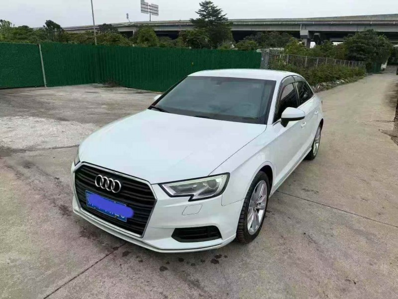 珠海17年奥迪A33