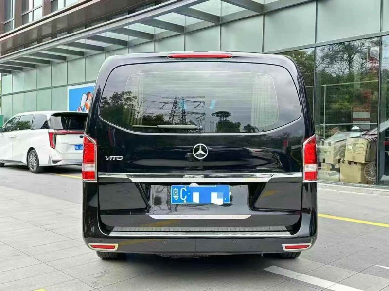 深圳20年奔驰威霆9