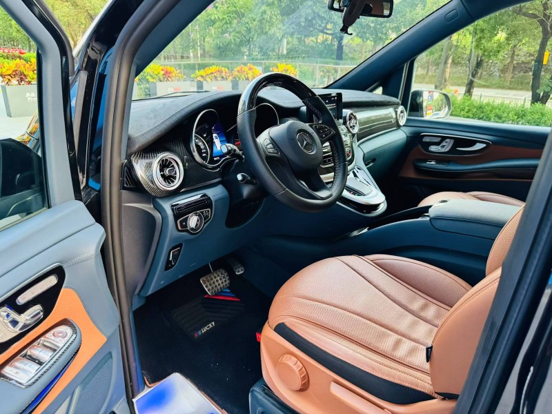 深圳23年奔驰罗伦士4