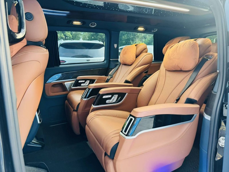 深圳23年奔驰罗伦士5