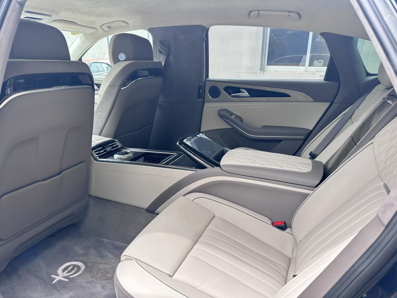 青島22年紅旗H95