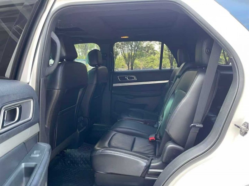 青岛17年福特探险者6