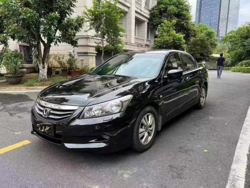 广州12年本田雅阁2