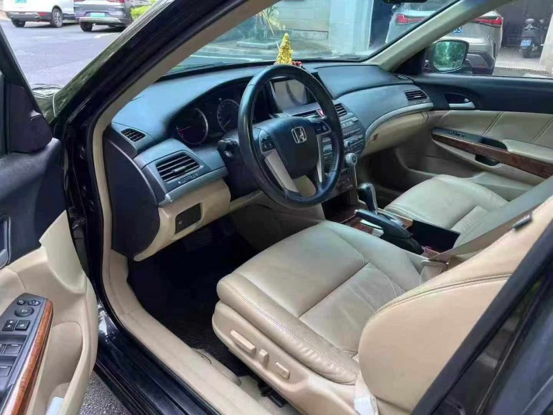 广州12年本田雅阁5