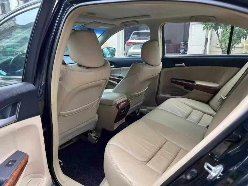 广州12年本田雅阁6