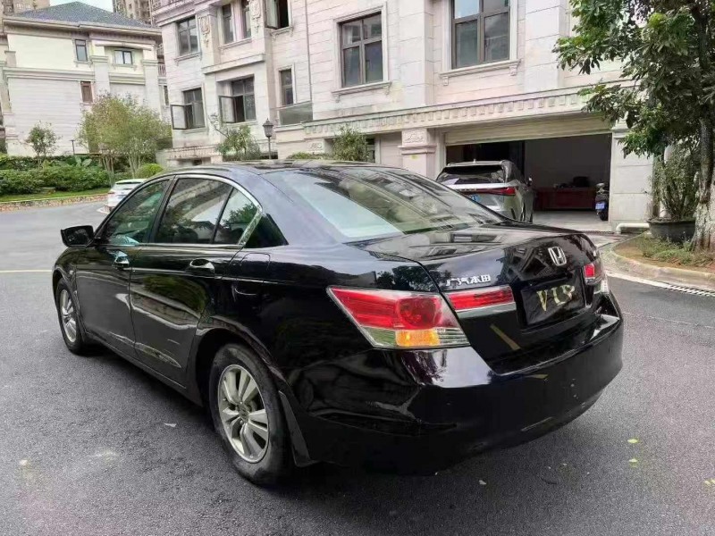 广州12年本田雅阁7