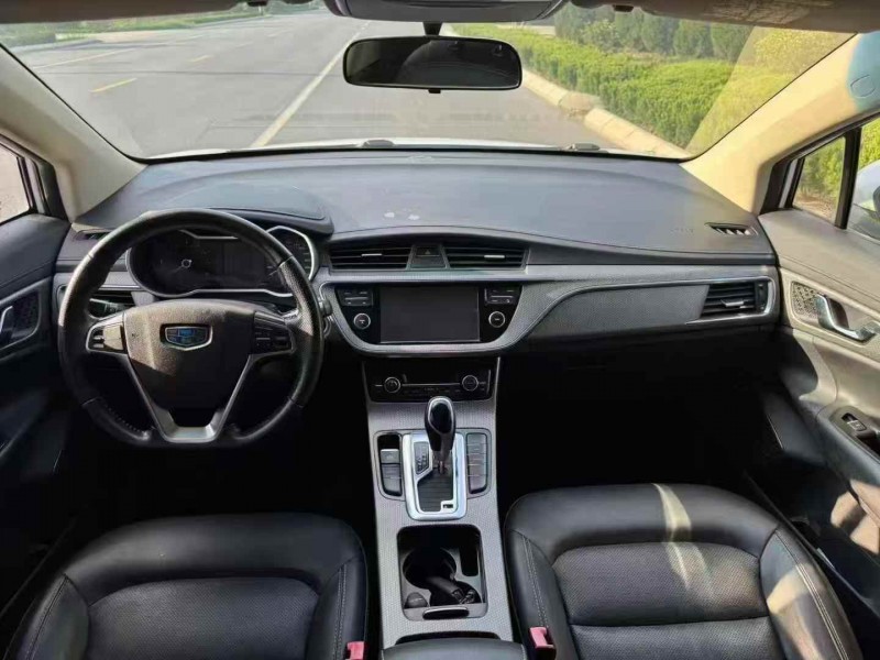 青島16年吉利帝豪3