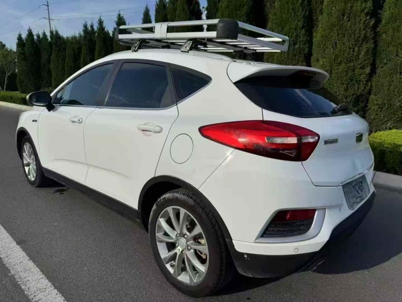 青島16年吉利帝豪8