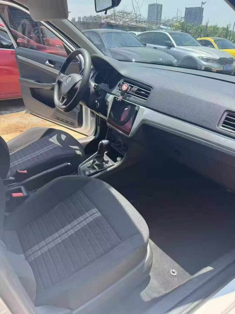 宜昌23年大众朗逸4