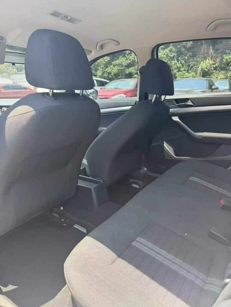 宜昌23年大众朗逸8